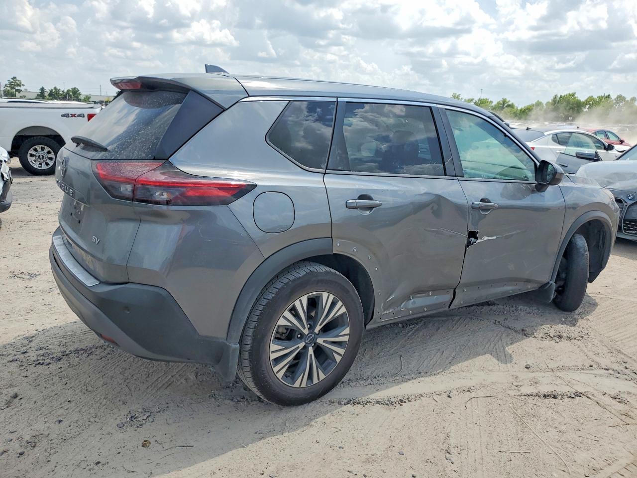 2023 Nissan Rogue Sv - Фото 3