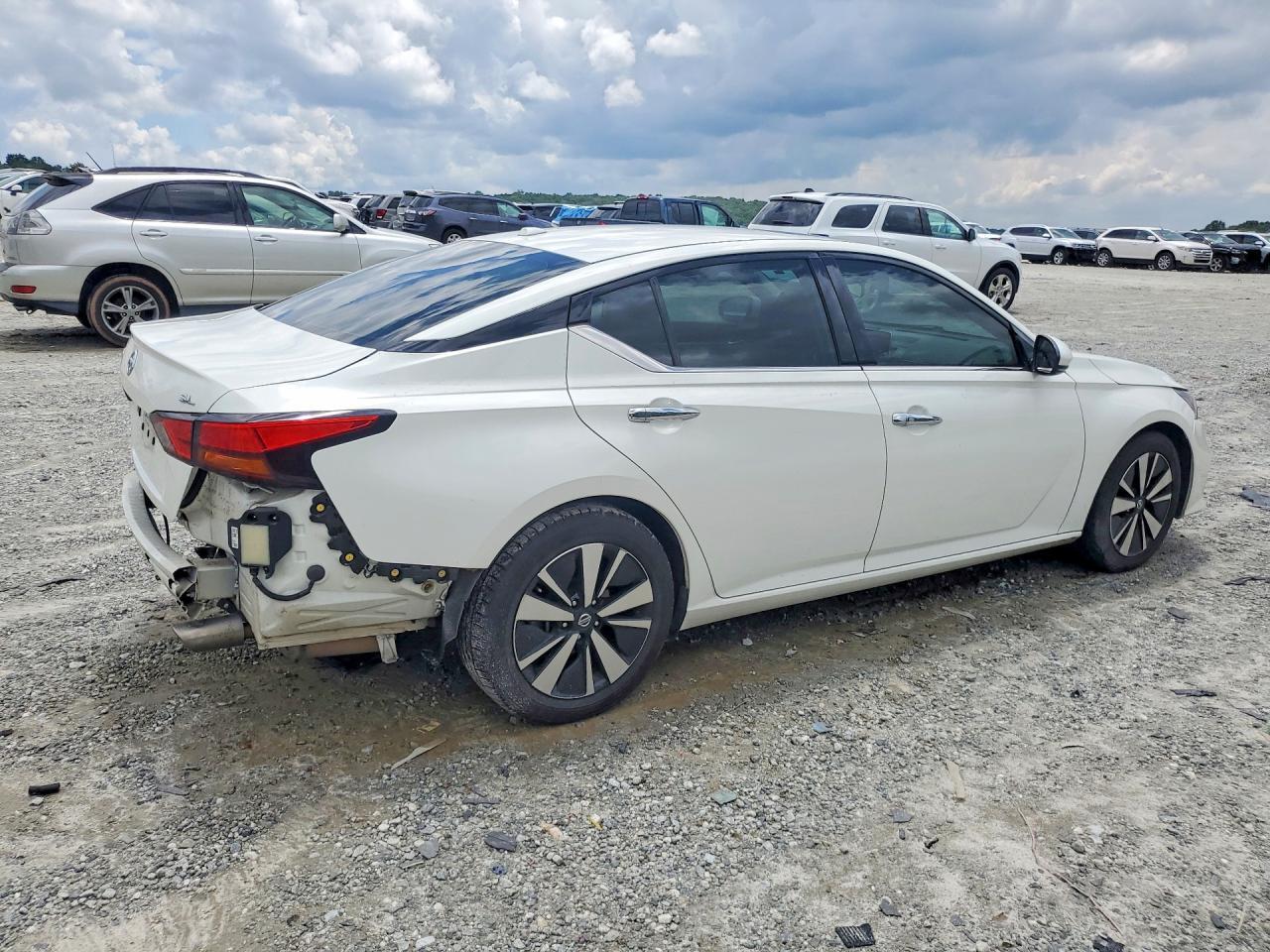 2021 Nissan Altima Sl - Фото 3
