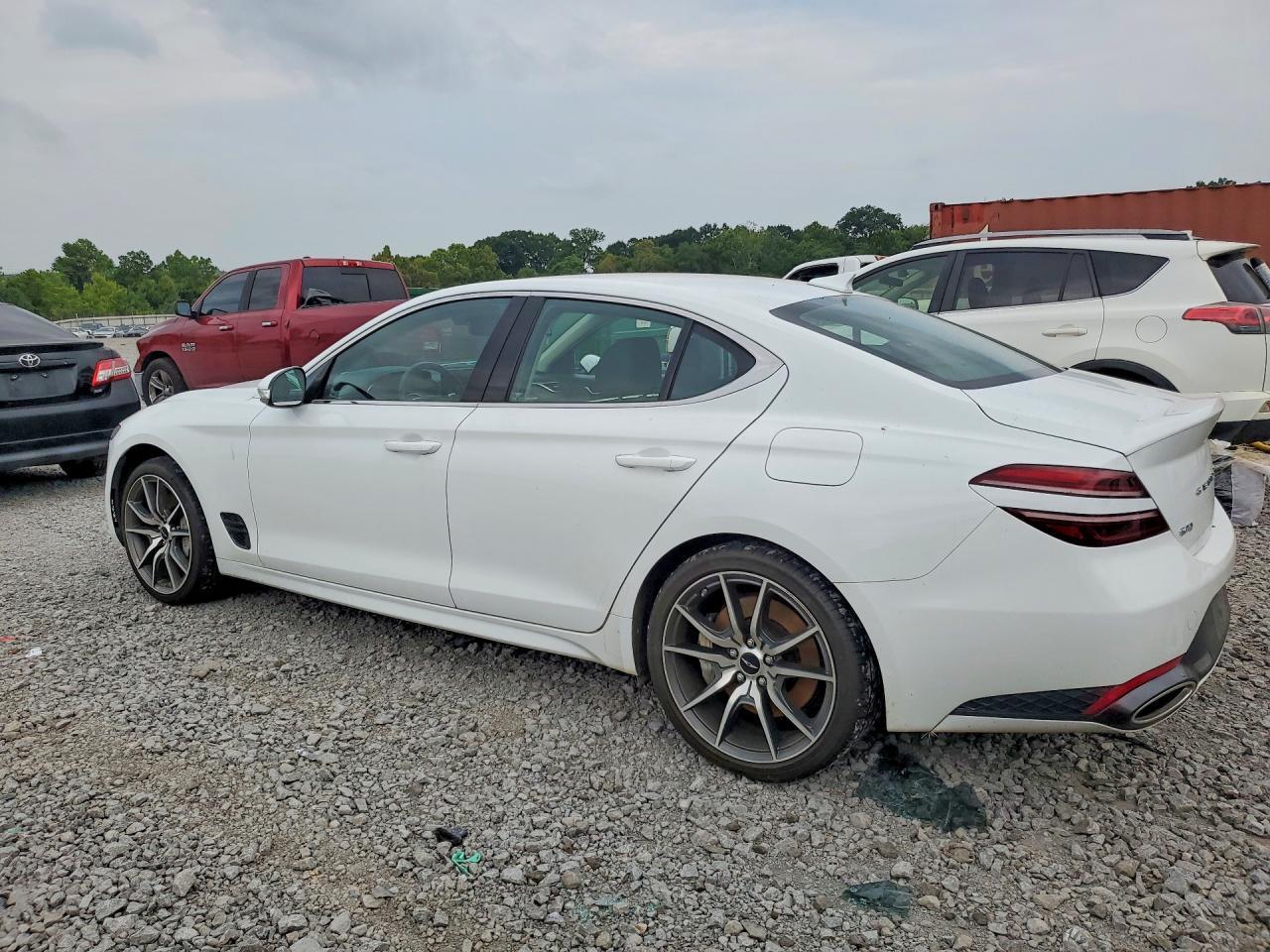 2025 Genesis G70 2.5T Standard - Image 2