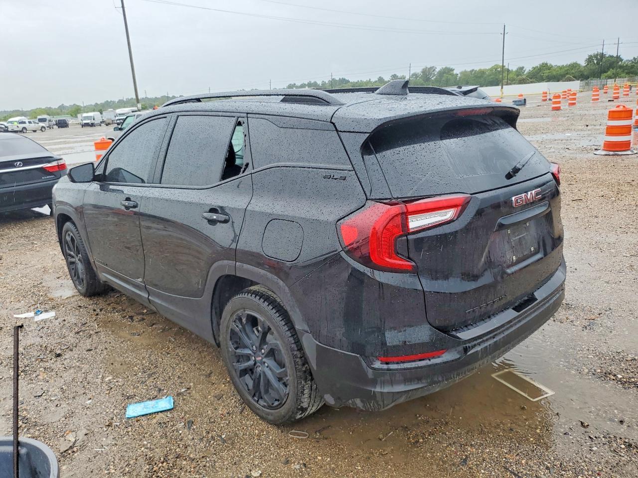2022 GMC Terrain Sle - Image 2