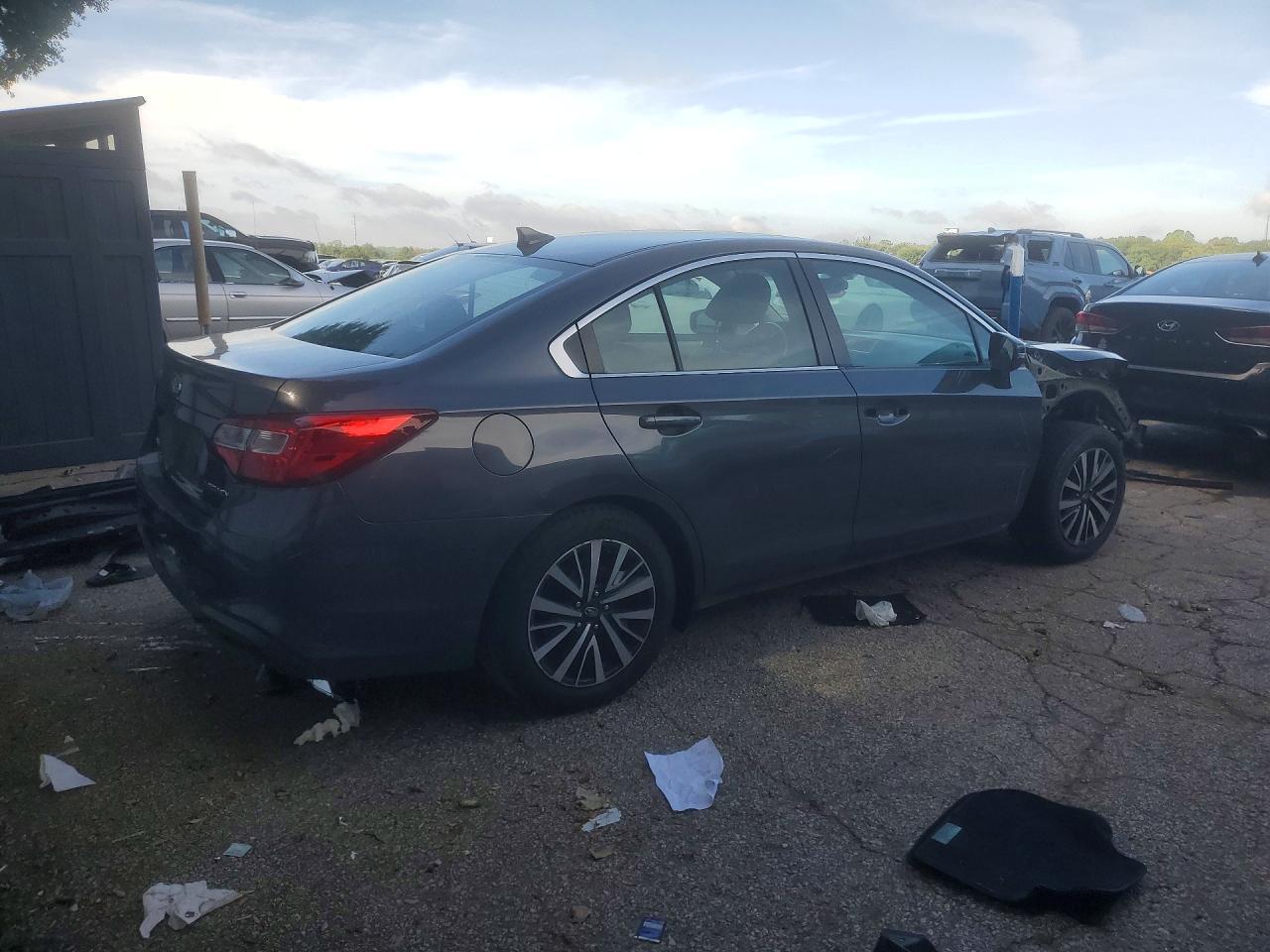 2018 Subaru Legacy 2.5I Premium - Image 3