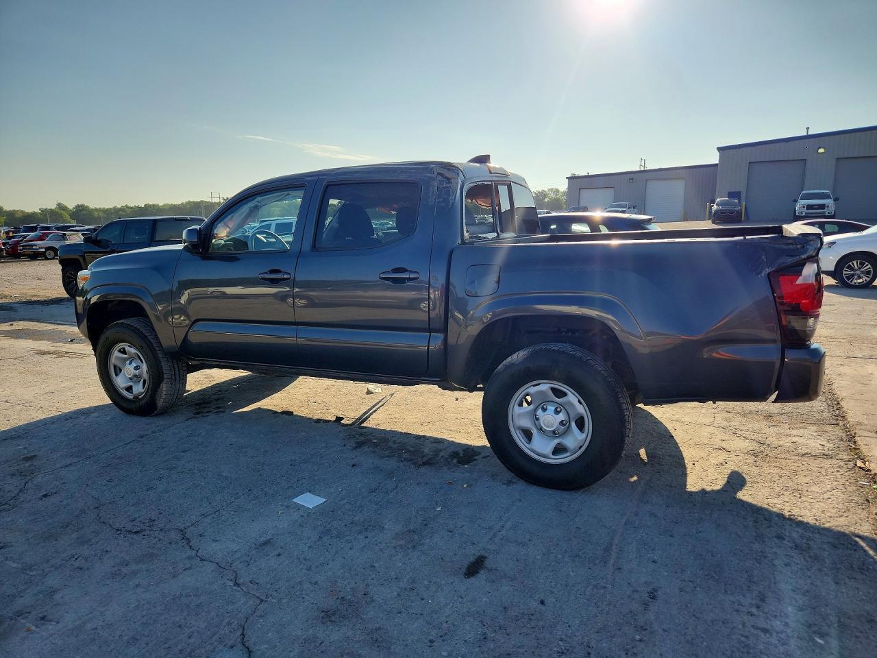 2020 Toyota Tacoma Sr V6 - Фото 2