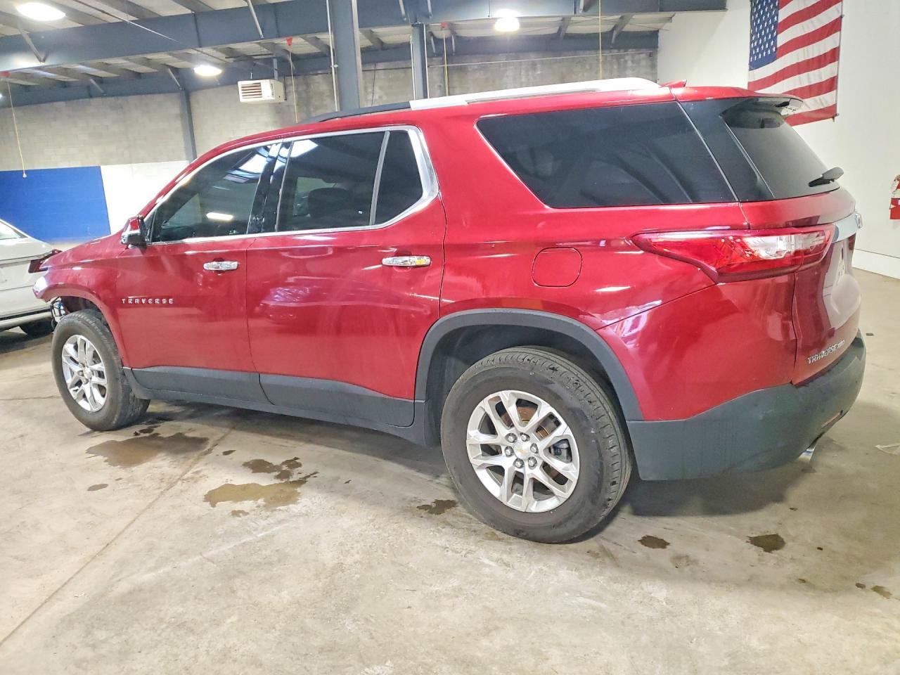 2018 Chevrolet Traverse Lt - Фото 2