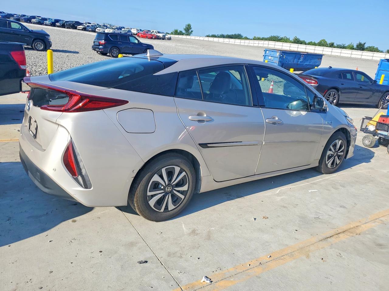 2018 Toyota Prius Prime Advanced - Image 3