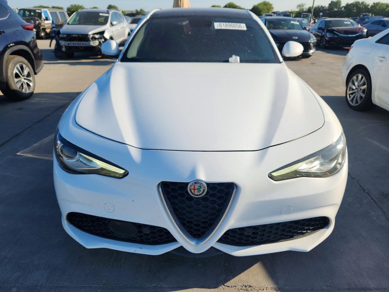 2017 Alfa Romeo Giulia Ti Q4 - Фото 5