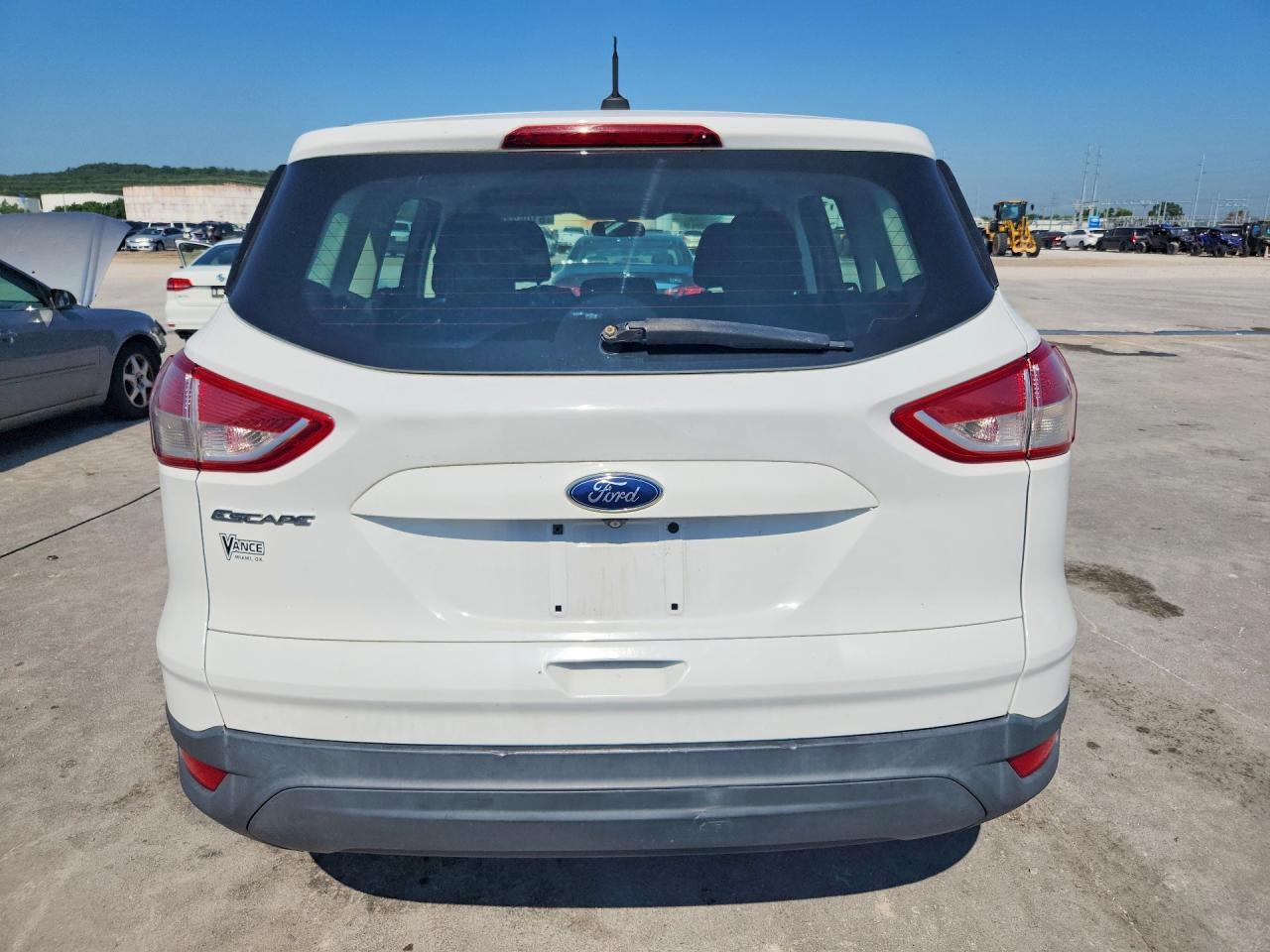 2015 Ford Escape S - Фото 6