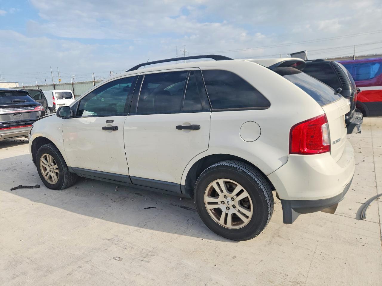 2012 Ford Edge Se - Image 2