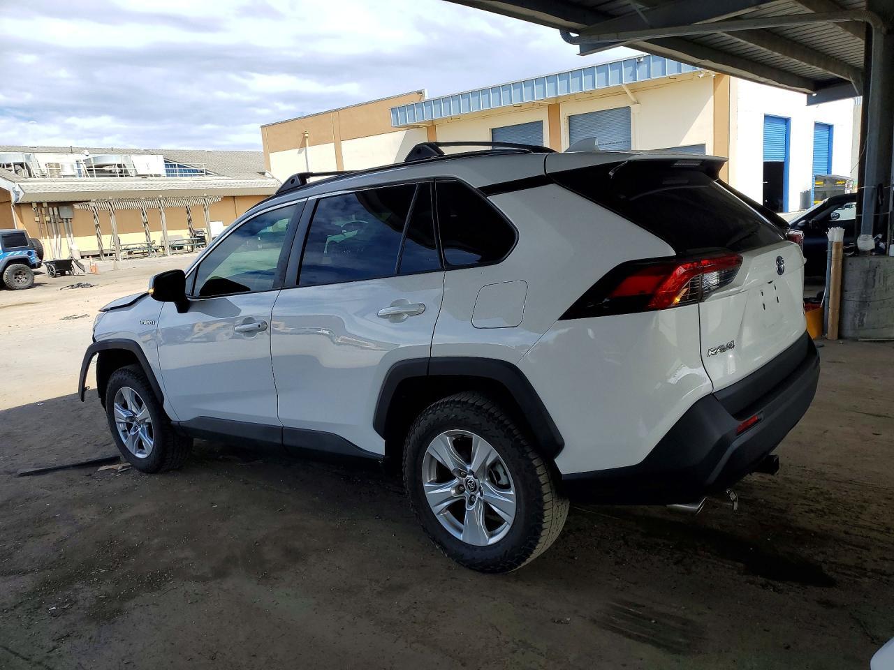 2021 Toyota Rav4 Hybrid Xle - Image 2