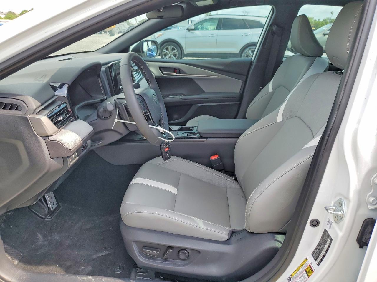2025 Toyota Camry Se - Фото 7