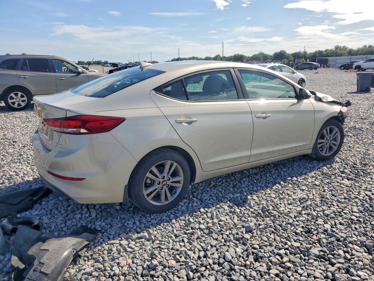 2018 Hyundai Elantra Sel - Image 3