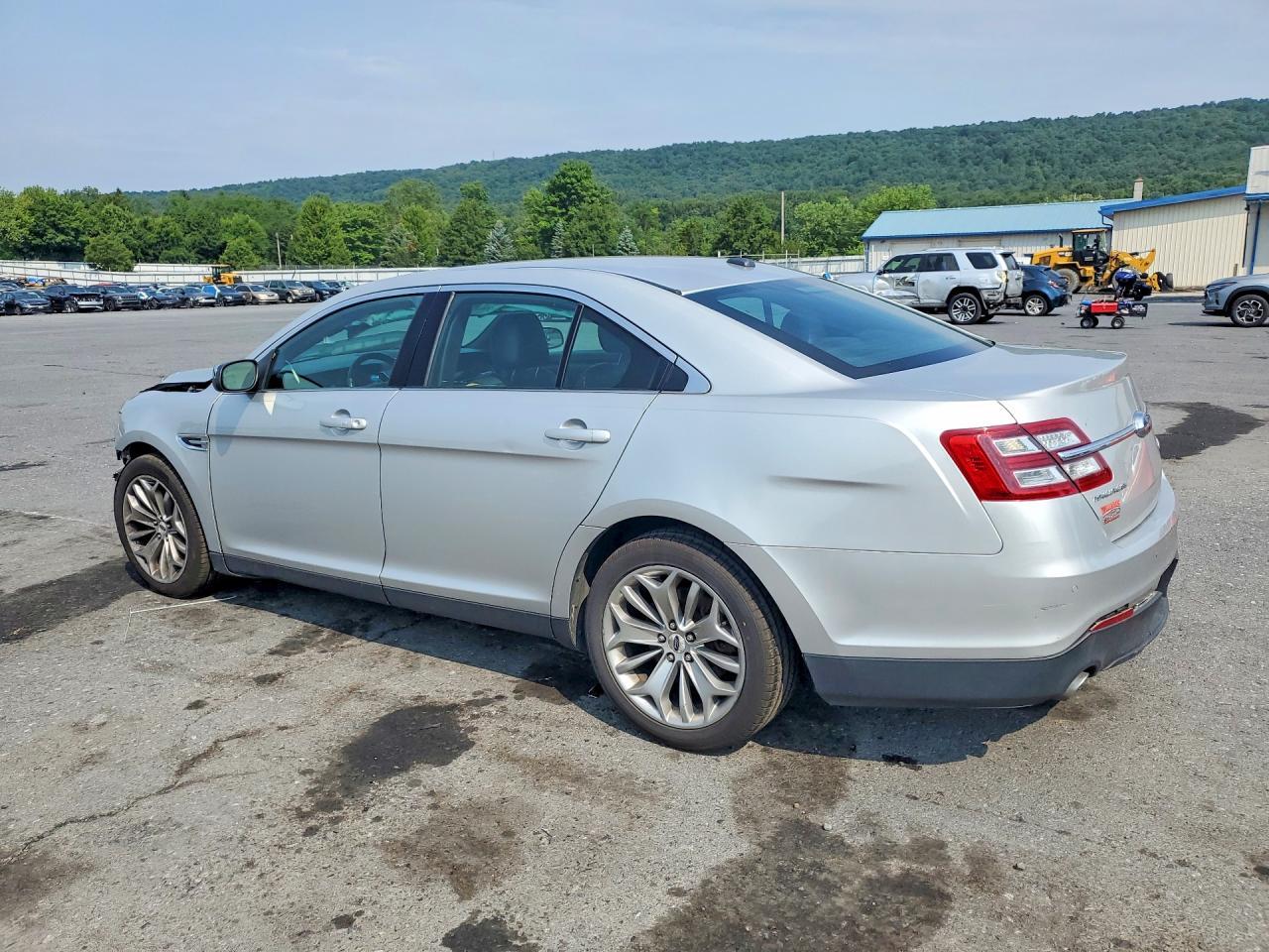 2017 Ford Taurus Limited - Фото 2