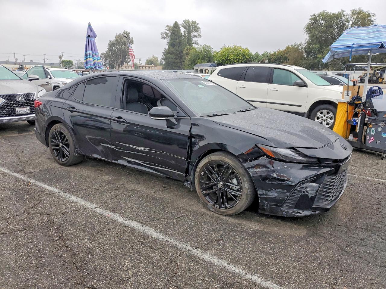 2025 Toyota Camry Se - Image 4