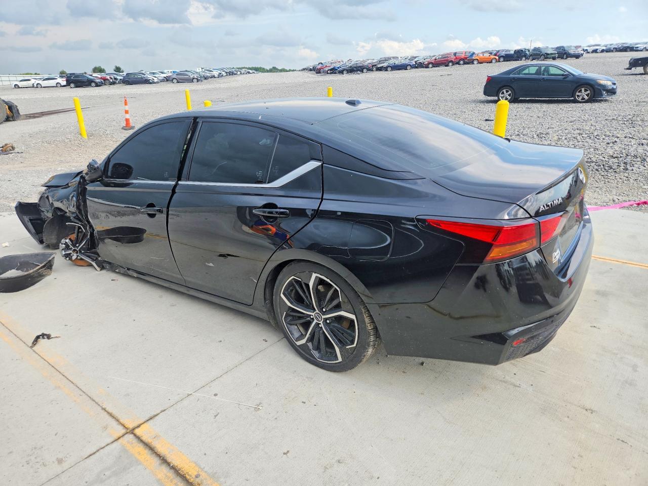 2024 Nissan Altima Sr - Фото 2