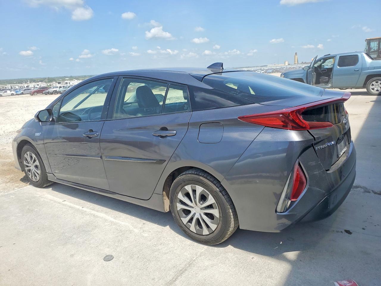 2022 Toyota Prius Prime Xle - Image 2