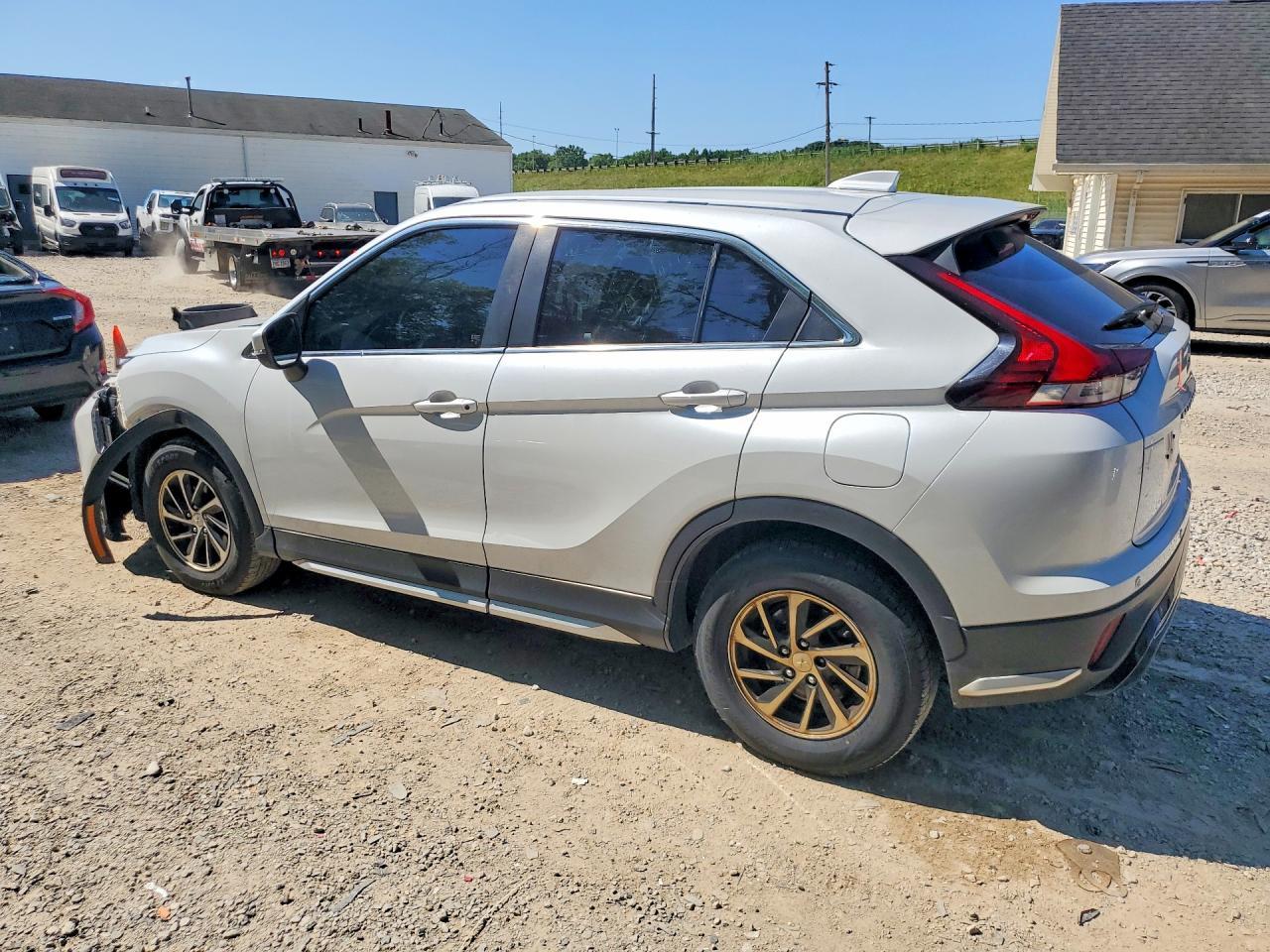 2022 Mitsubishi Eclipse Cross Es - Фото 2