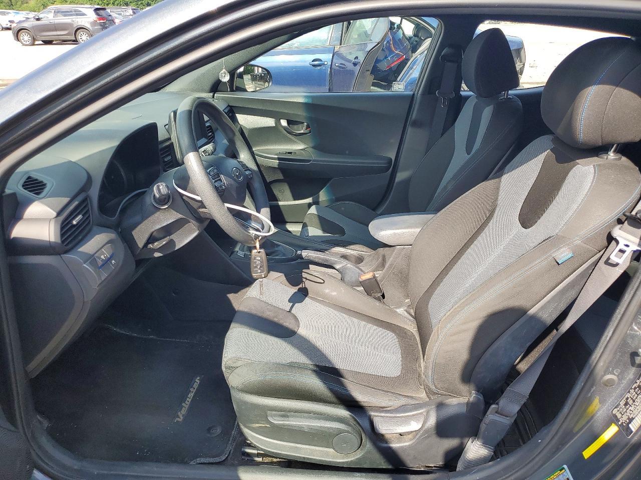 2019 Hyundai Veloster 2.0L - Фото 7