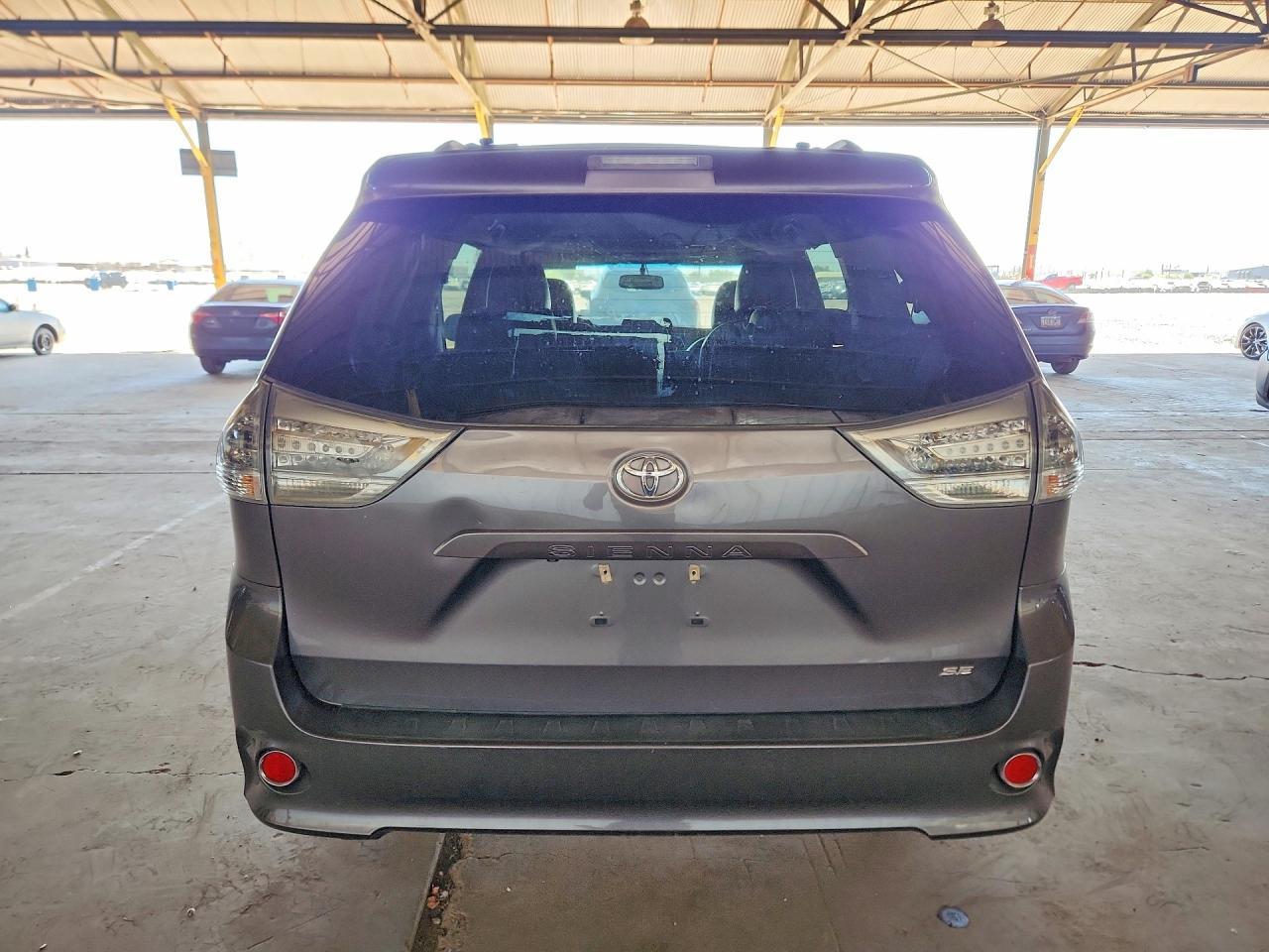 2013 Toyota Sienna Sport - Image 6
