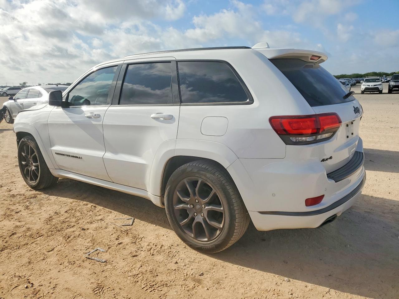 2021 Jeep Grand Cherokee Overland - Image 2
