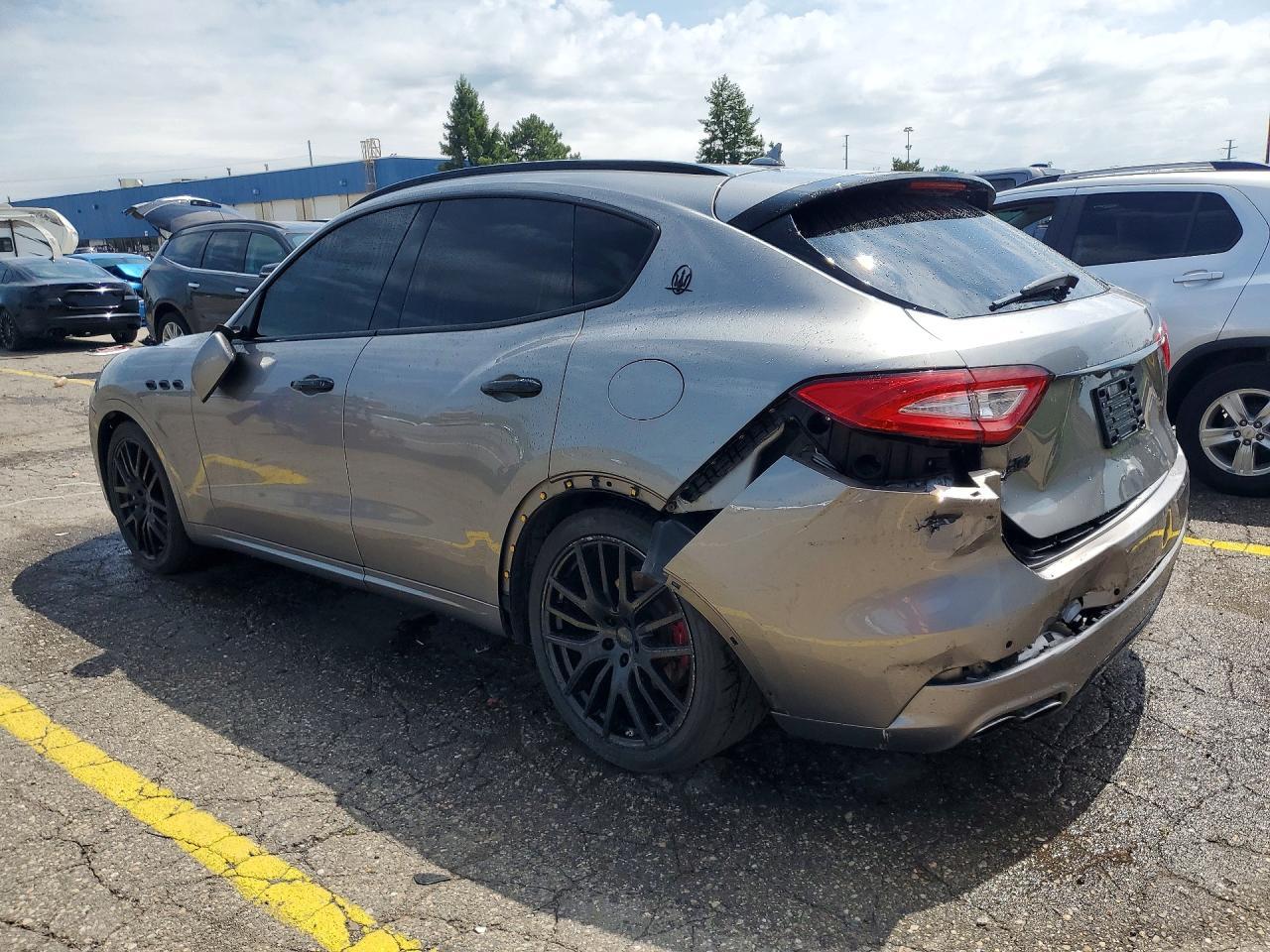 2017 Maserati Levante S Luxury - Image 2