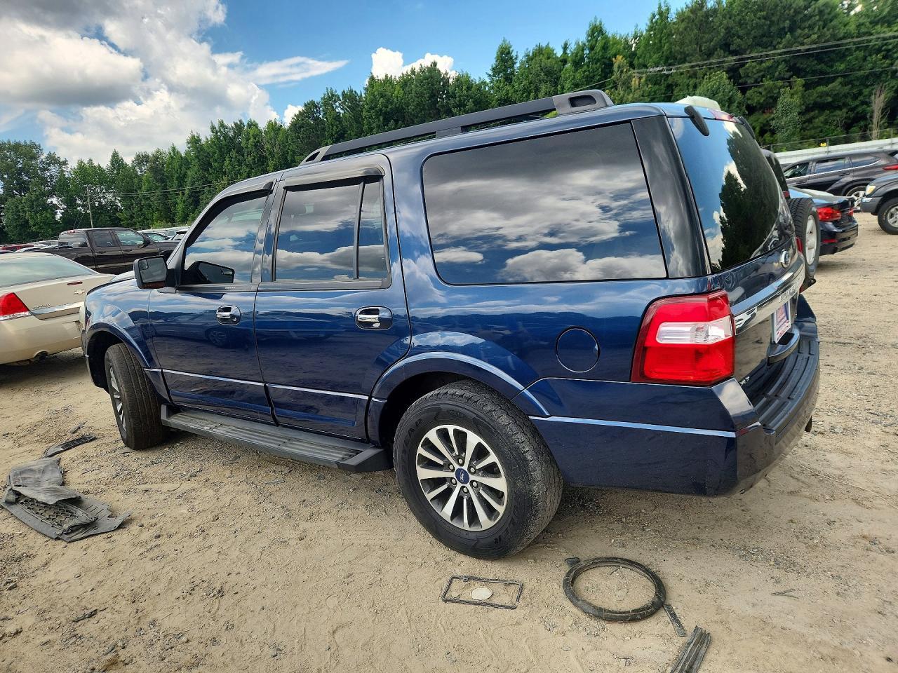2015 Ford Expedition Xlt - Image 2