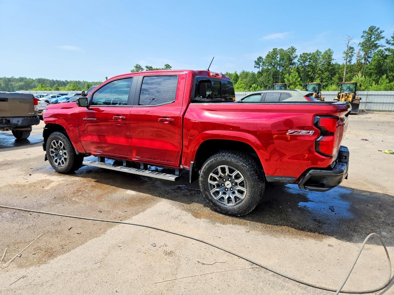 2024 Chevrolet Colorado Z71 - Фото 2