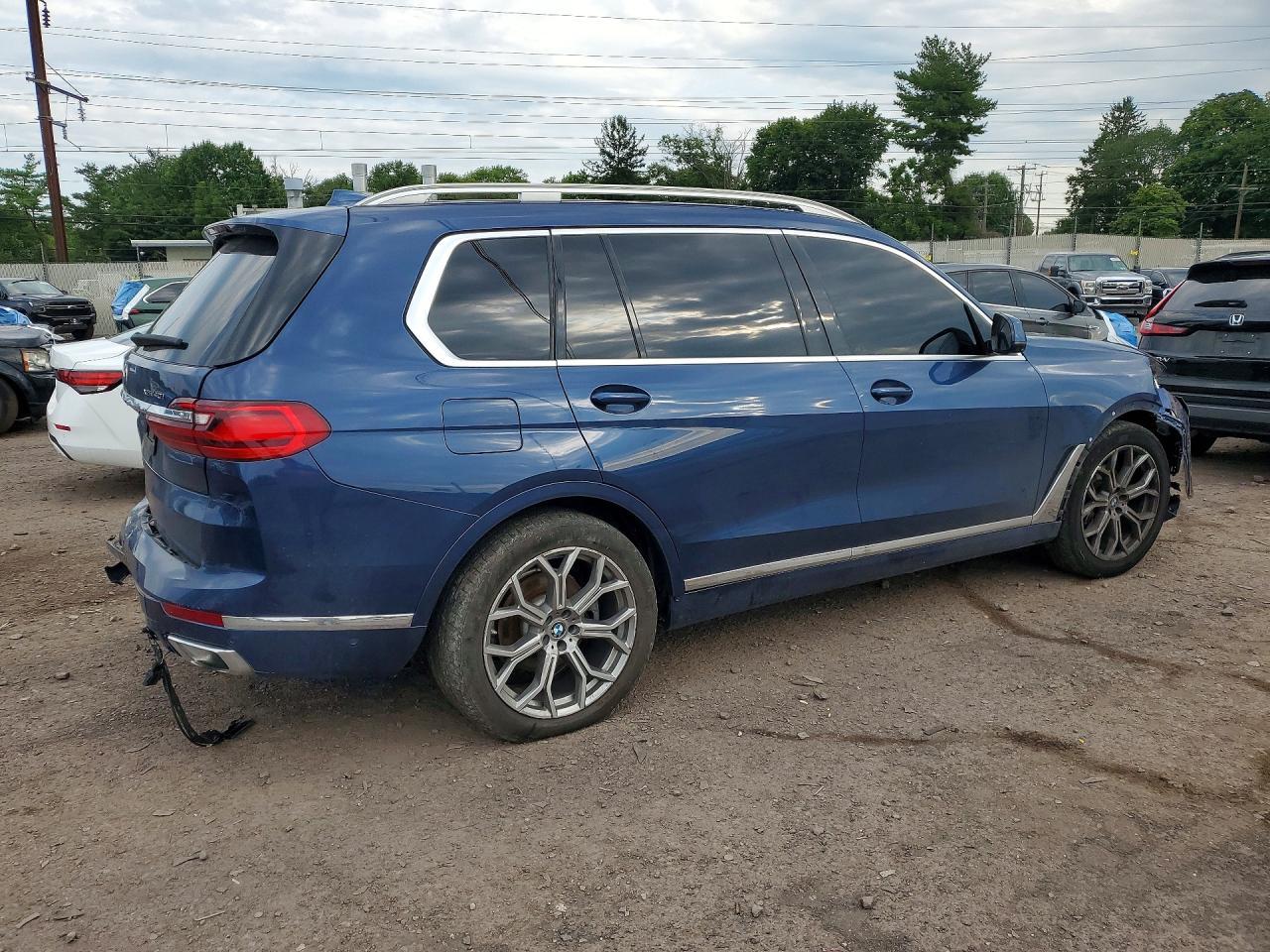 2020 BMW X7 xDrive40I - Фото 3