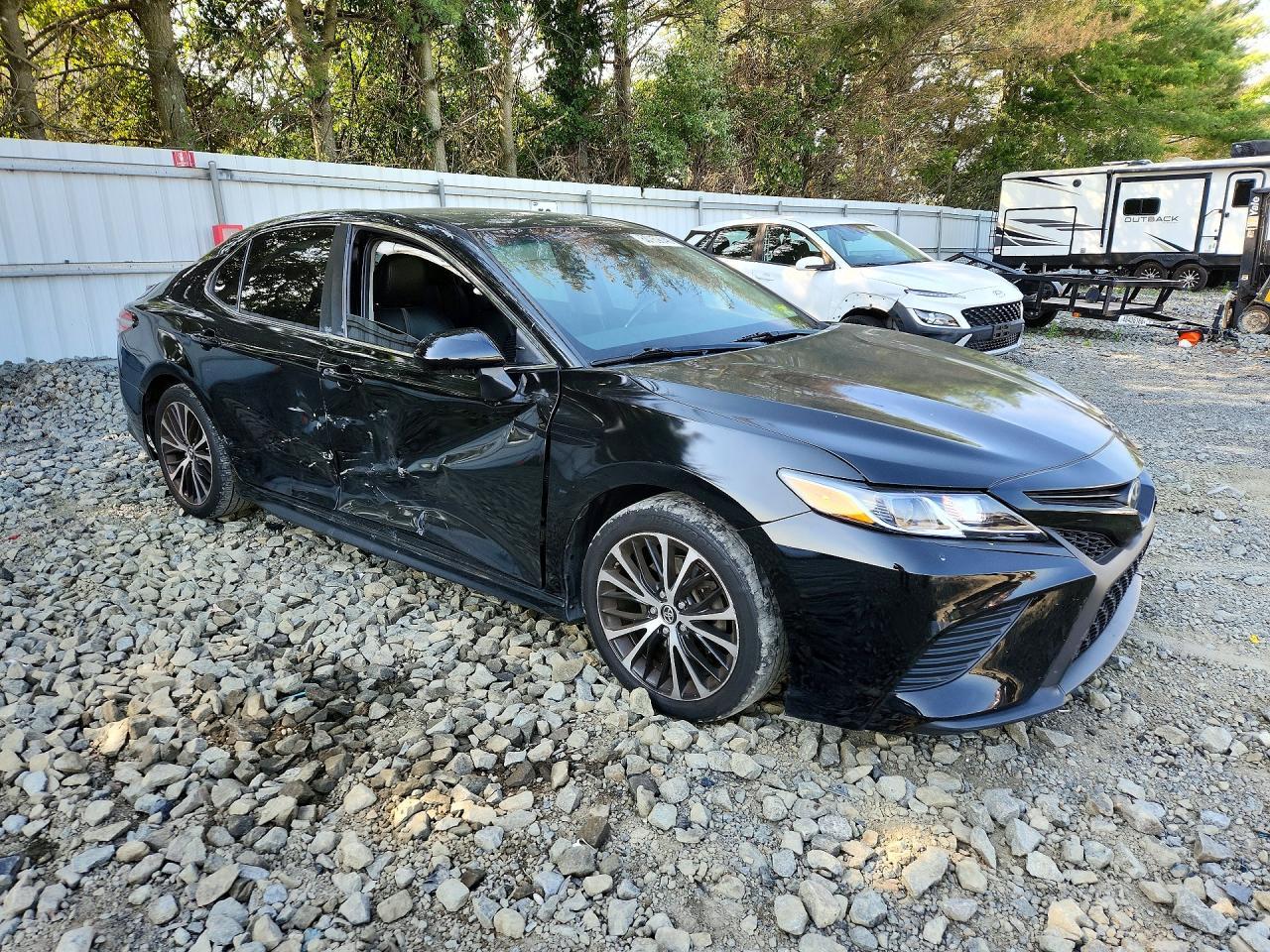 2019 Toyota Camry Se - Image 4