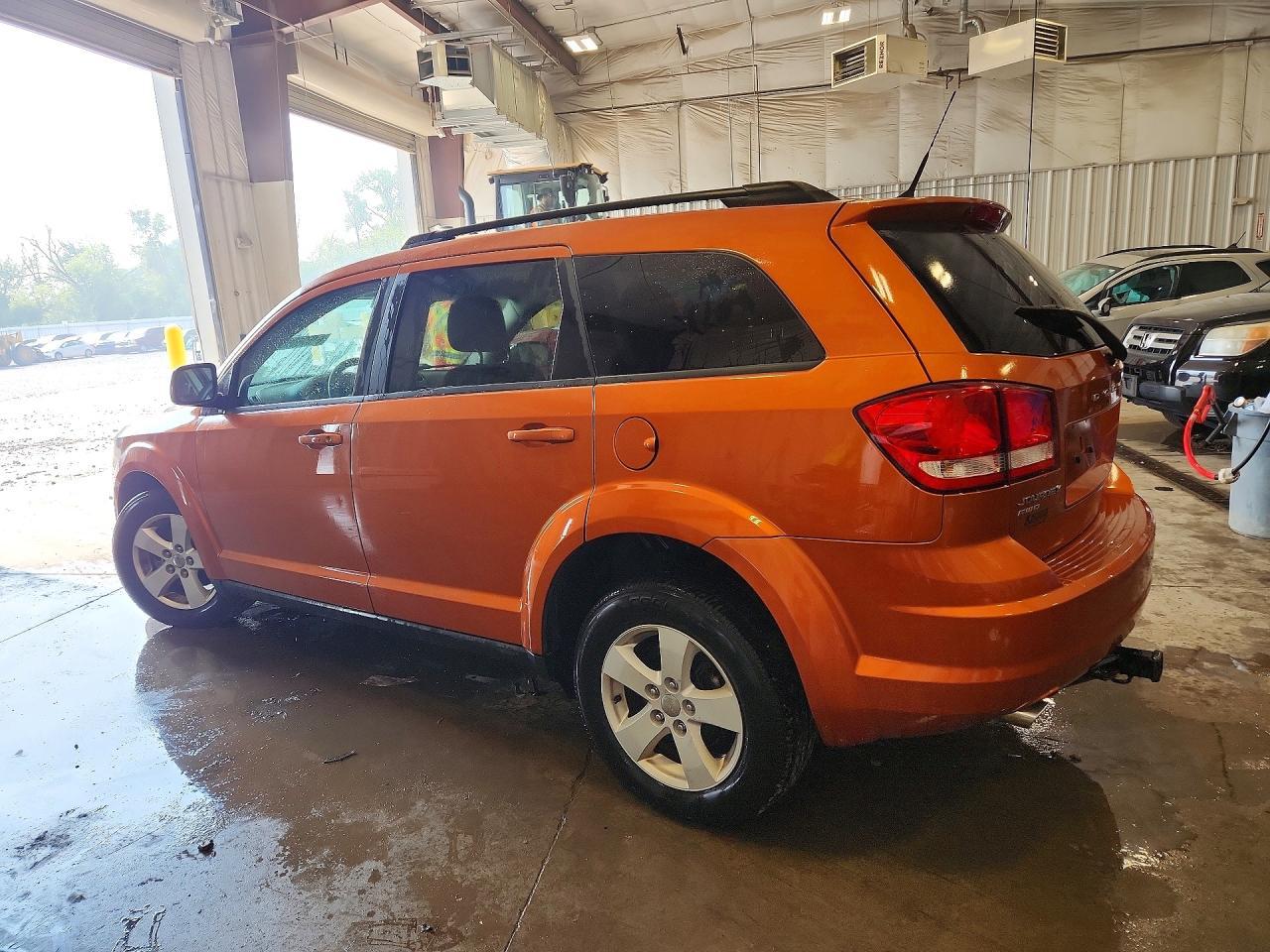 2011 Dodge Journey Mainstreet - Фото 2