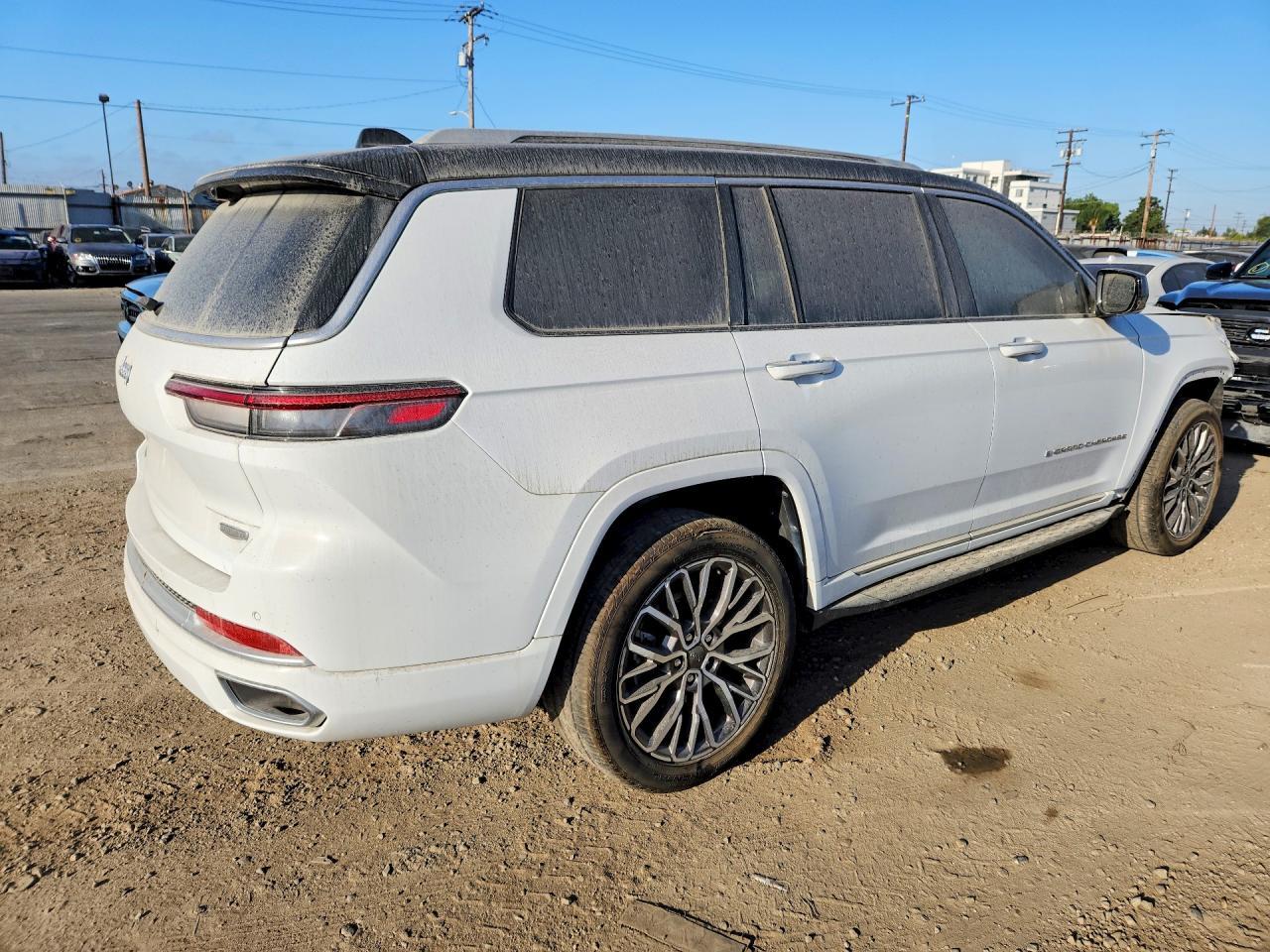 2022 Jeep Grand Cherokee L Summit - Image 3