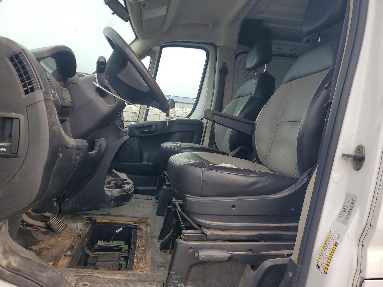 2015 Ram Promaster 1500 Delivery Van - Фото 7