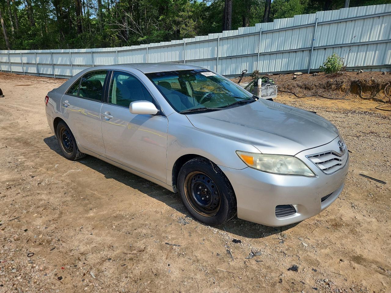 2011 Toyota Camry Le - Фото 4