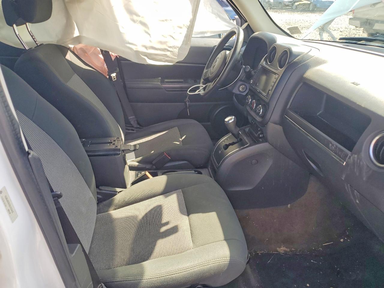 2014 Jeep Patriot Latitude - Фото 7