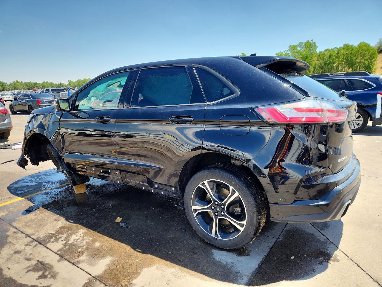 2019 Ford Edge St - Image 2