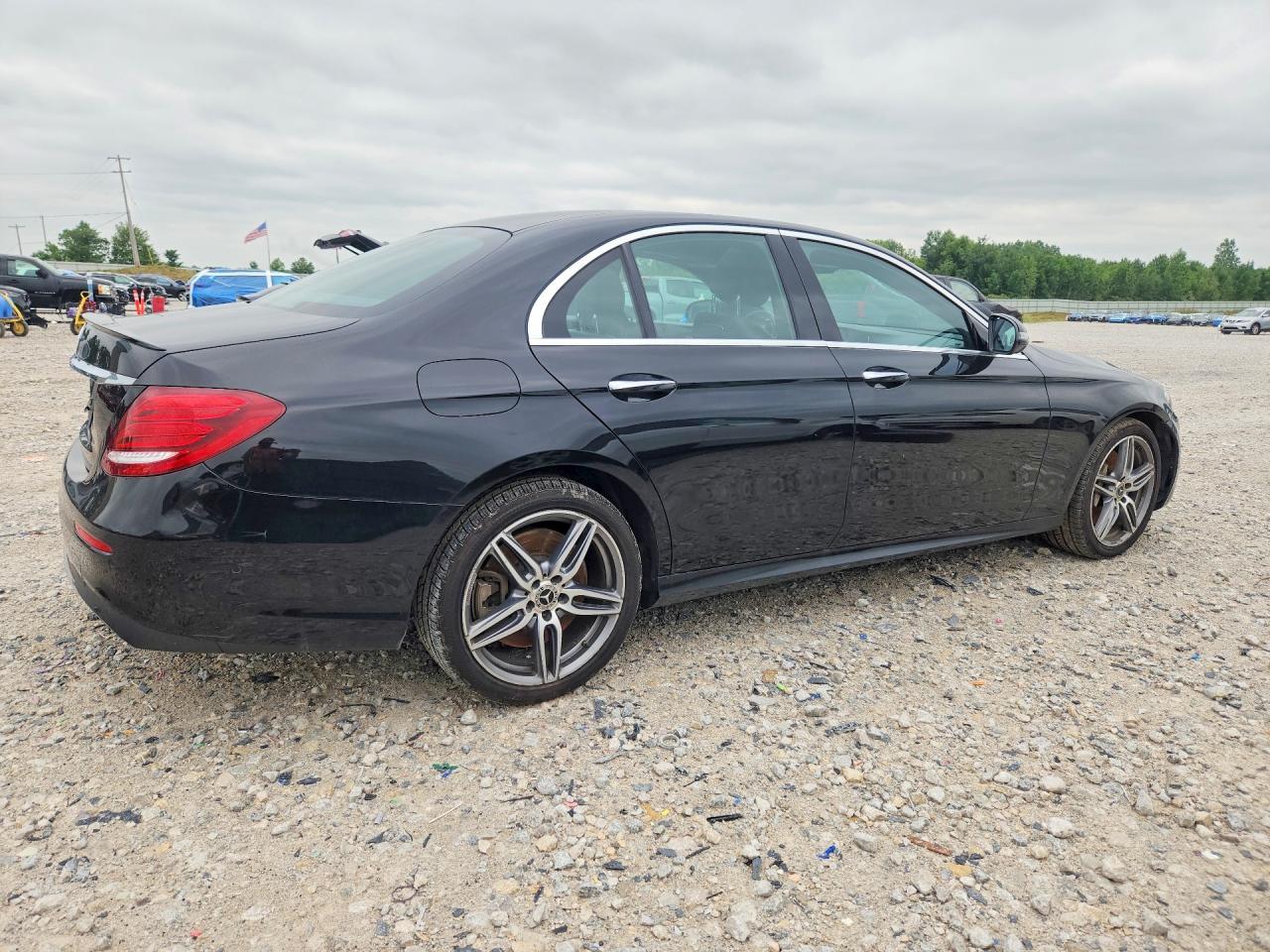 2018 Mercedes-Benz E 400 4Matic - Image 3