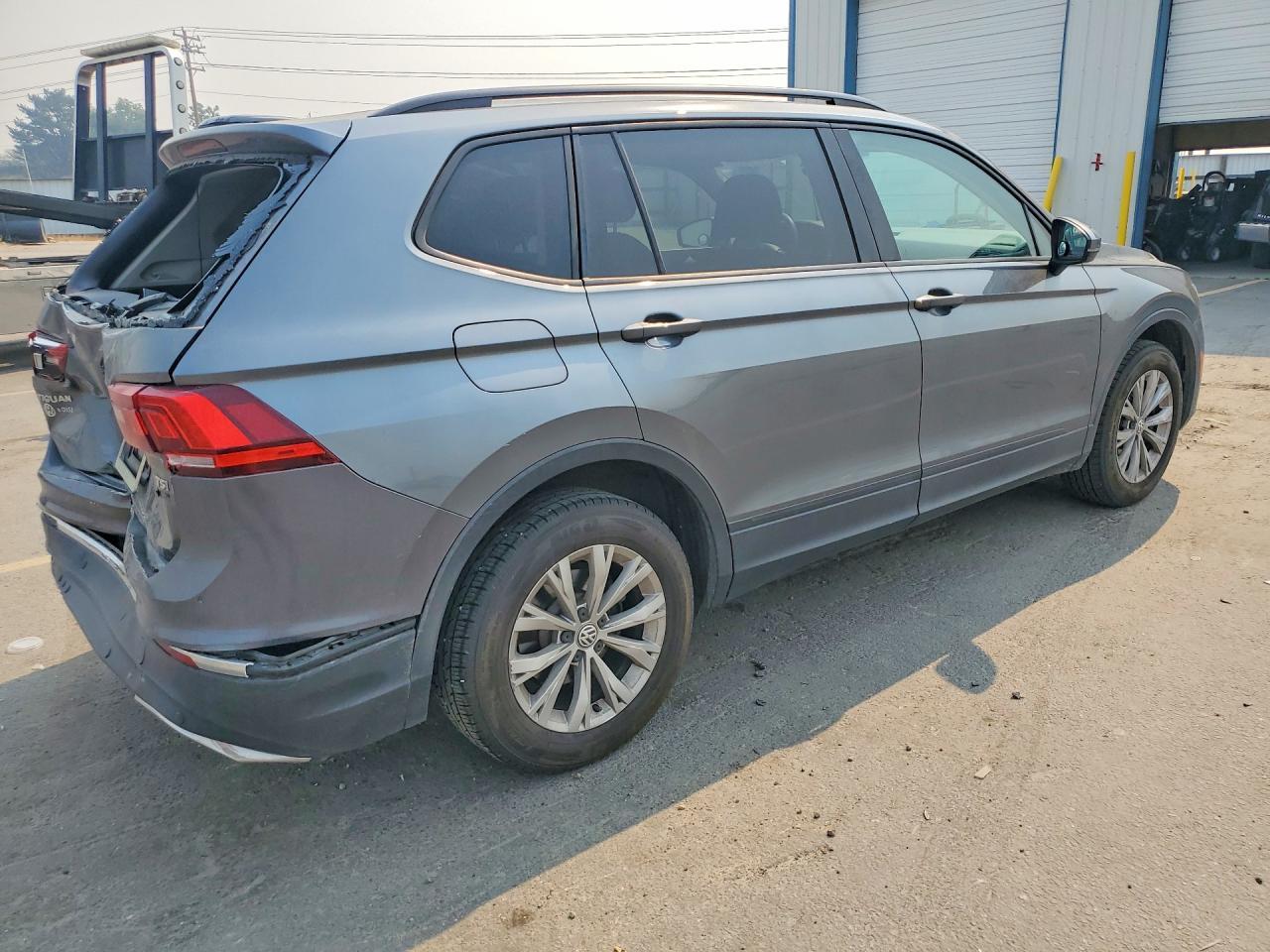 2018 Volkswagen Tiguan - Фото 3
