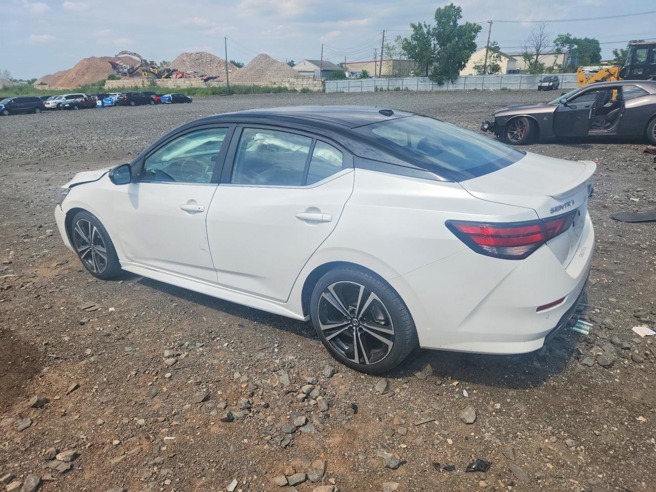 2021 Nissan Sentra Sr - Image 2