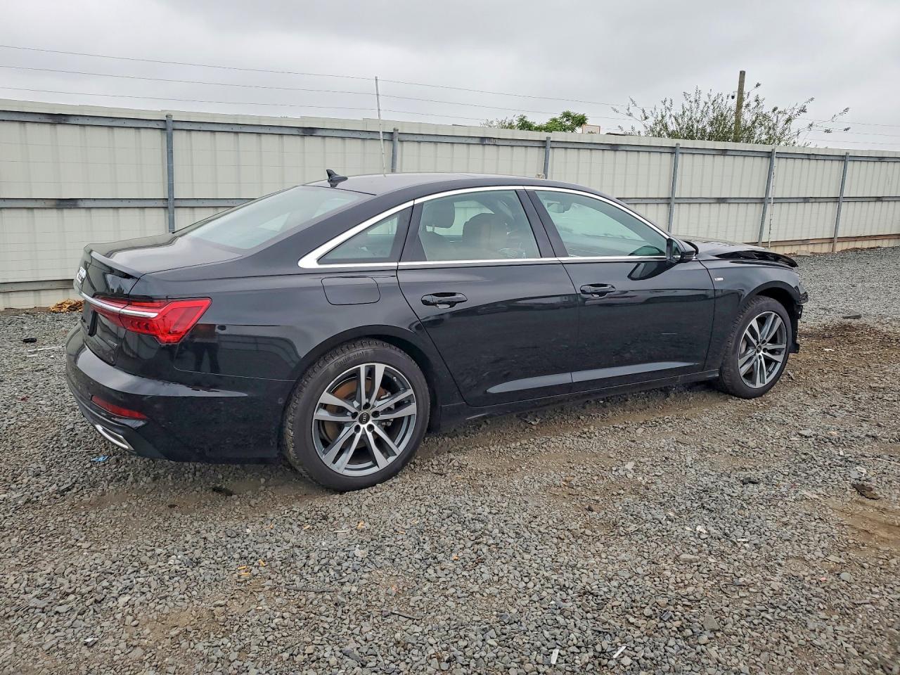 2022 Audi A6 Premium Plus - Фото 3