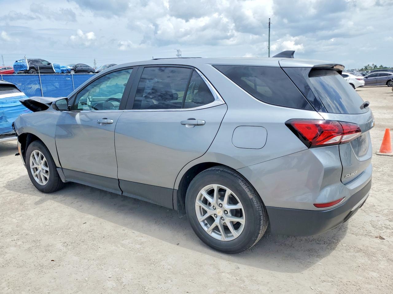 2023 Chevrolet Equinox Lt - Image 2