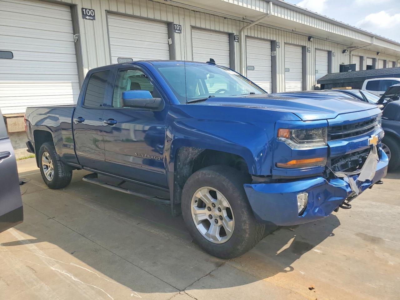 2017 Chevrolet Silverado K1500 Lt - Image 4