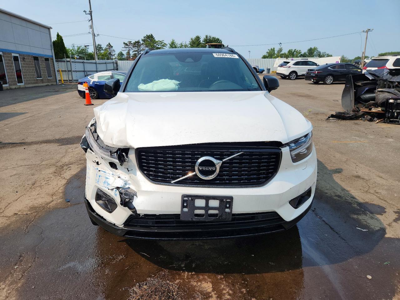 2022 Volvo Xc40 T5 R-Design - Фото 5