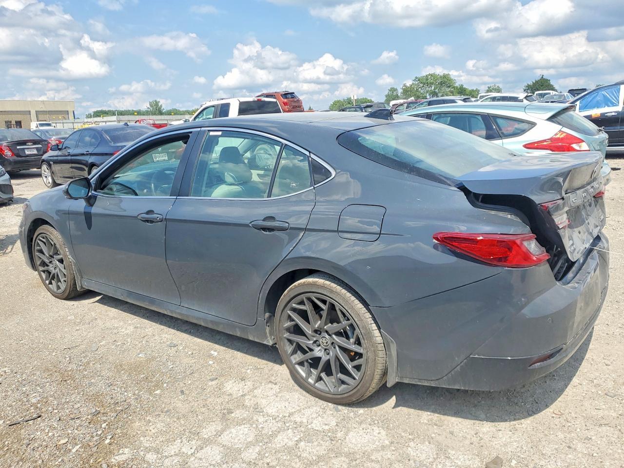 2026 Toyota Camry Xle - Фото 2