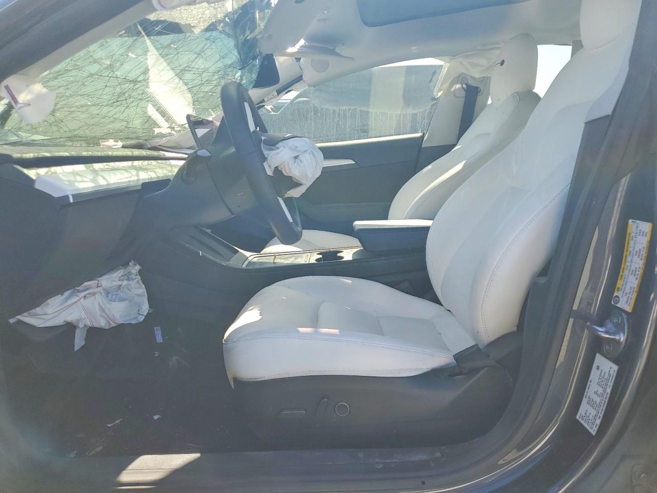 2022 Tesla Model 3 - Фото 7