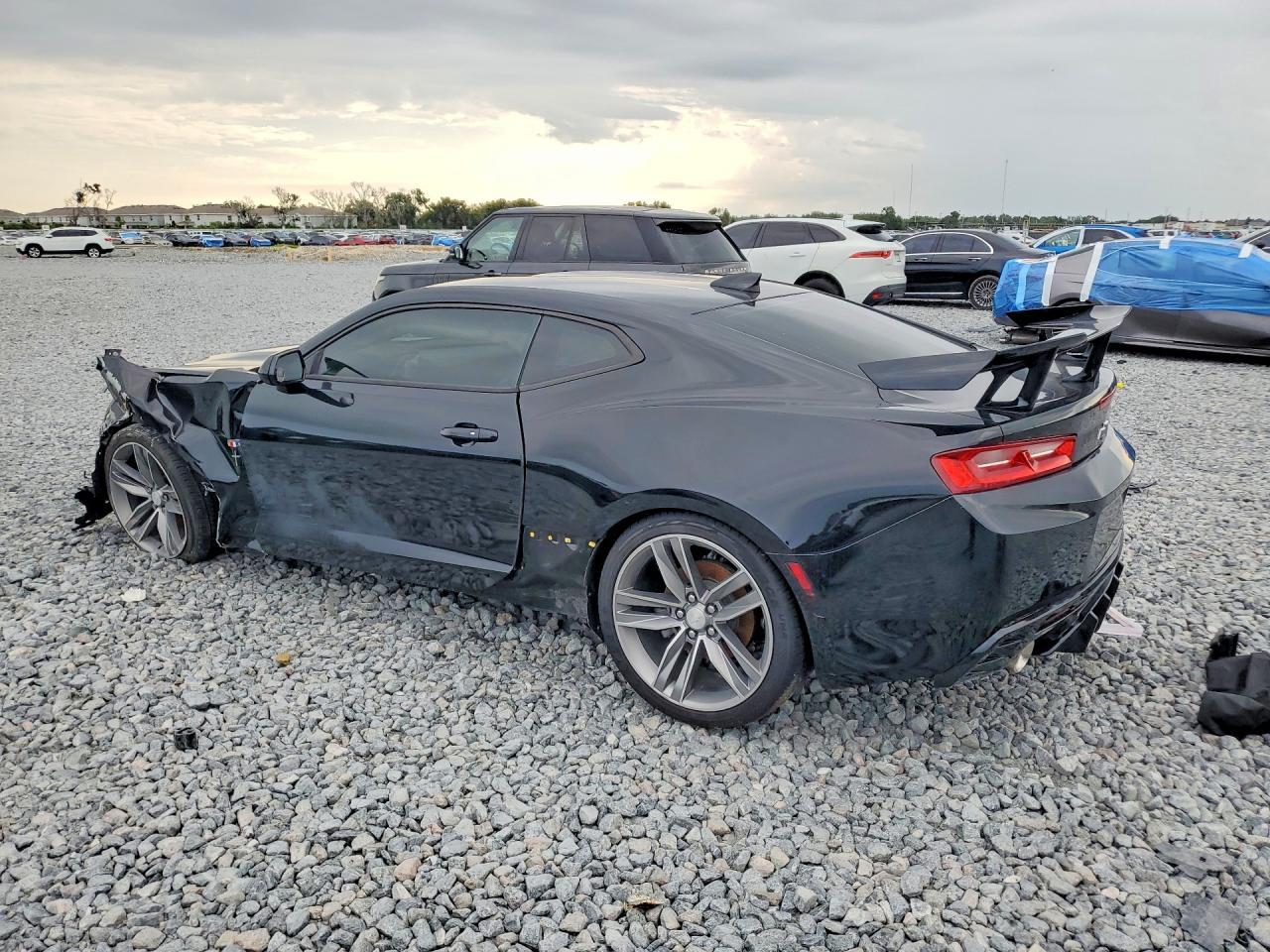 2017 Chevrolet Camaro Lt - Фото 2