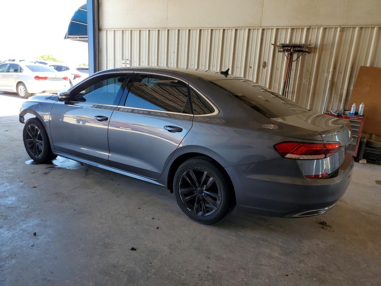 2020 Volkswagen Passat Se - Фото 2