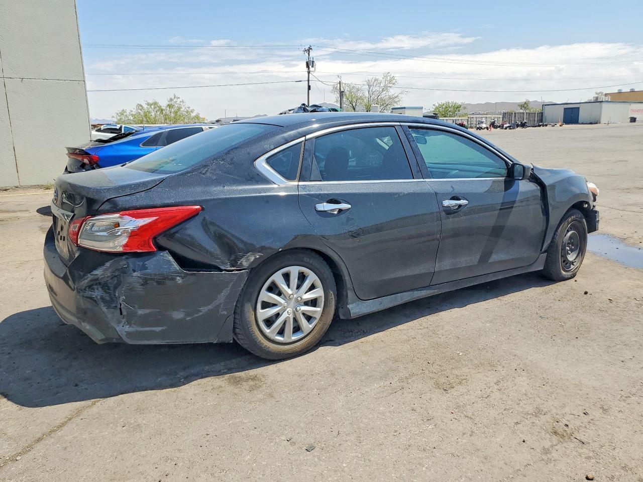 2016 Nissan Altima - Image 3