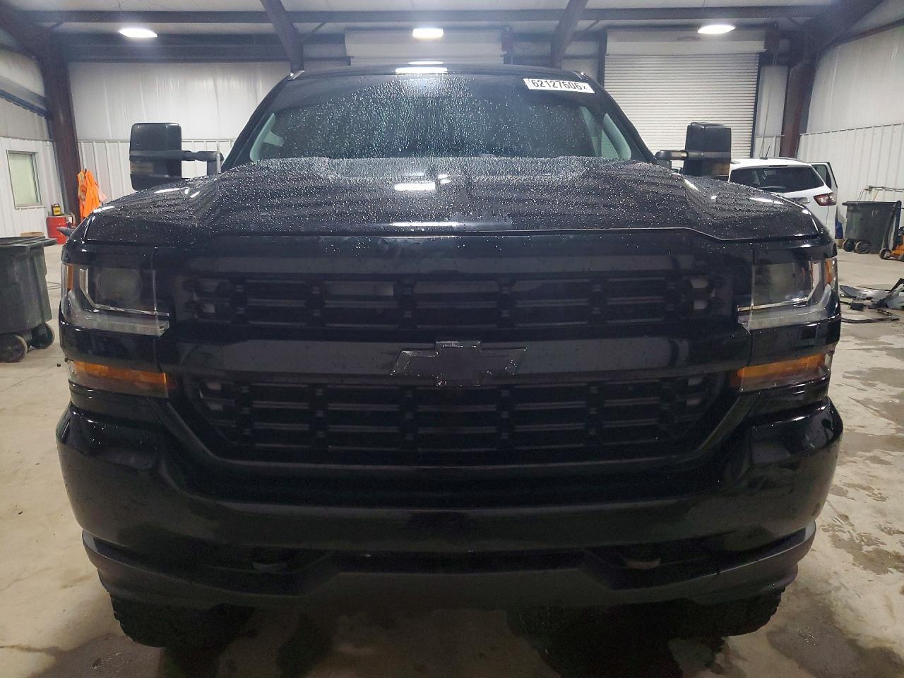 2017 Chevrolet Silverado K1500 Custom - Фото 5