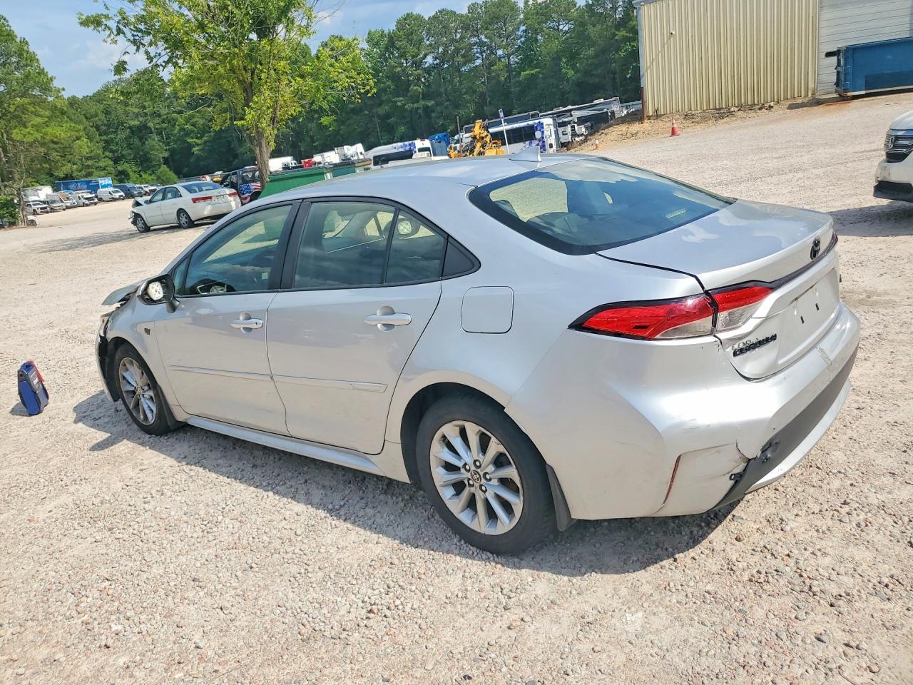 2021 Toyota Corolla Le - Image 2