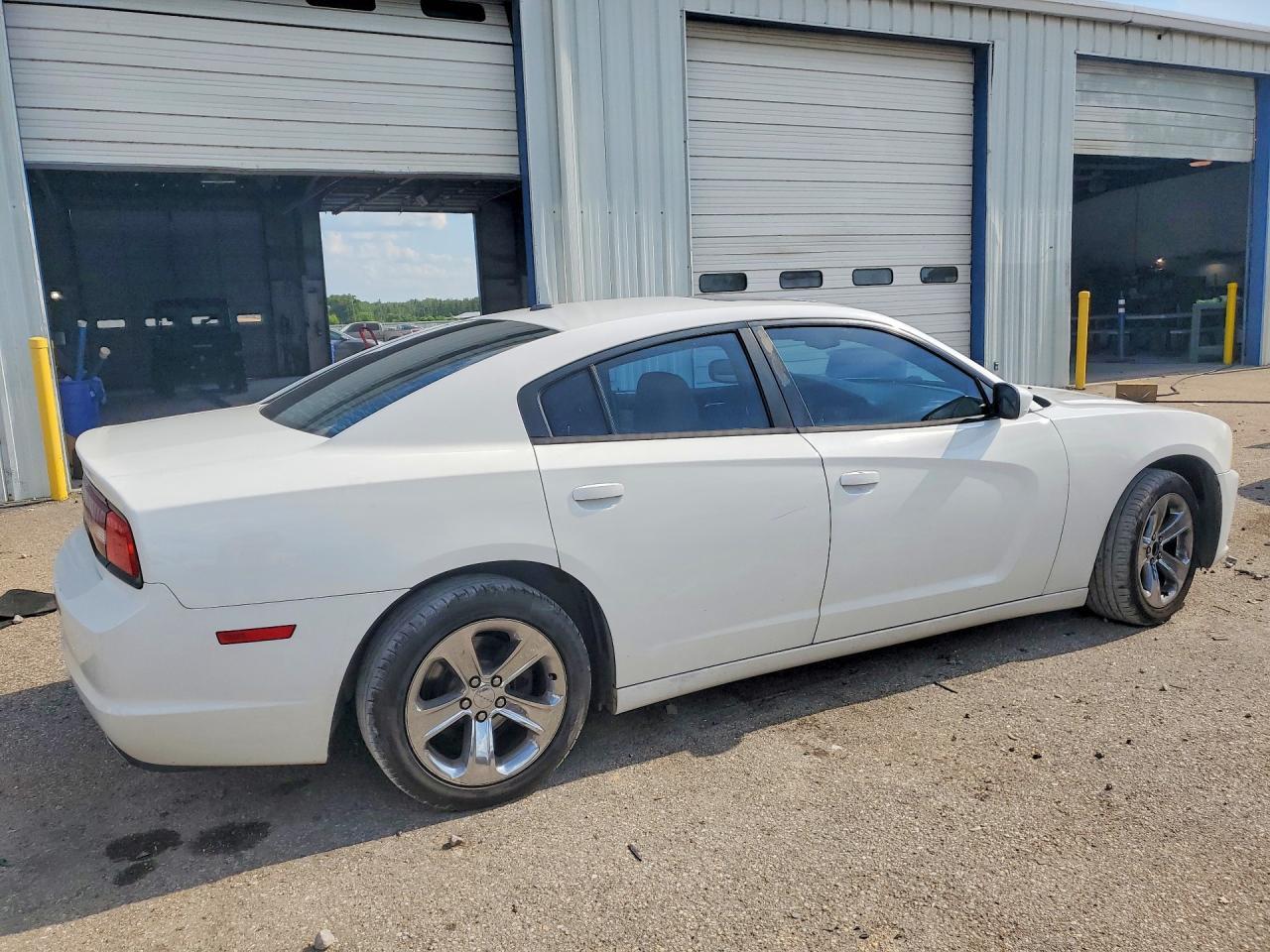 2011 Dodge Charger - Image 3