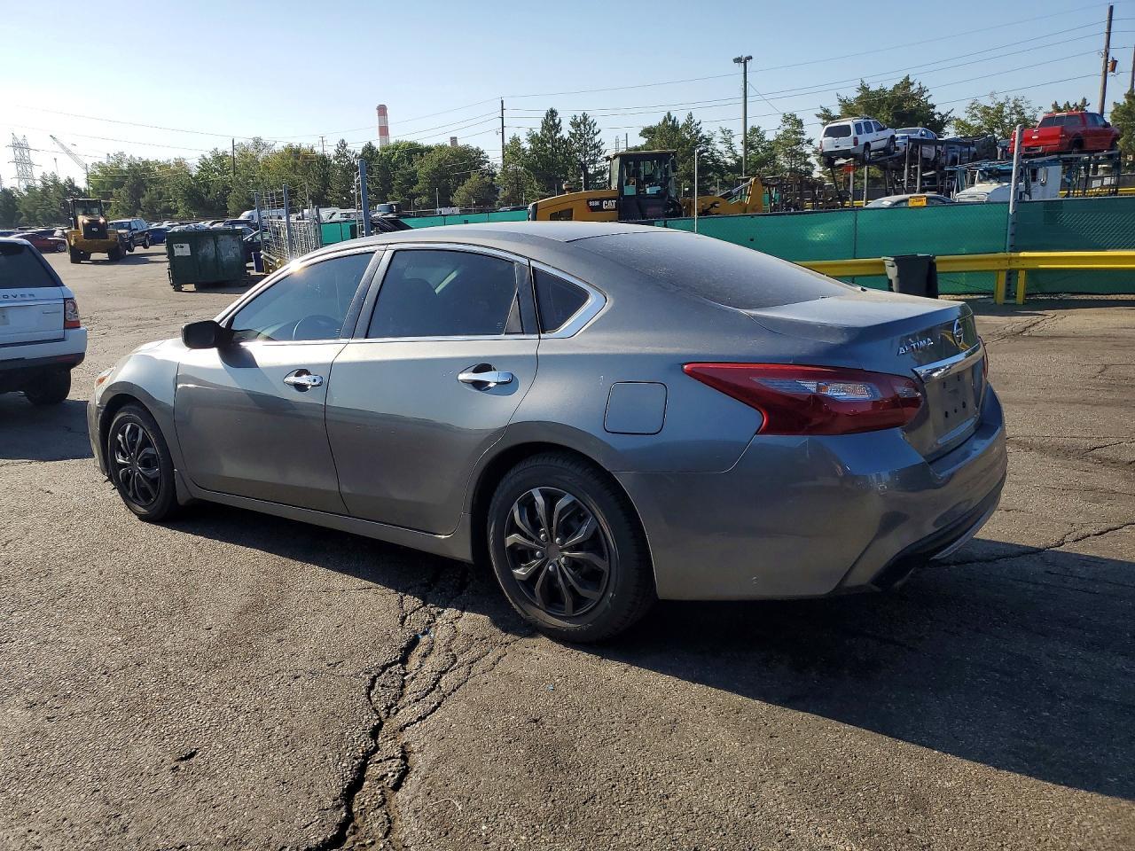 2018 Nissan Altima - Image 2