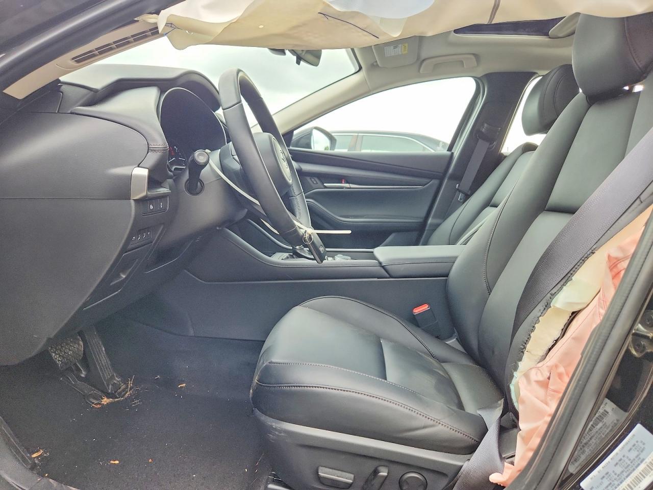 2026 Mazda 3 Preferred/Carbon Edition - Фото 7